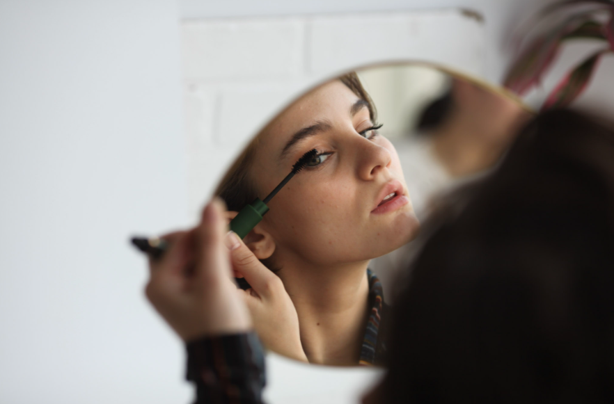 Step-by-Step Guide For Removing Tubing Mascara